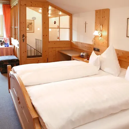 Alpennest Apartment *